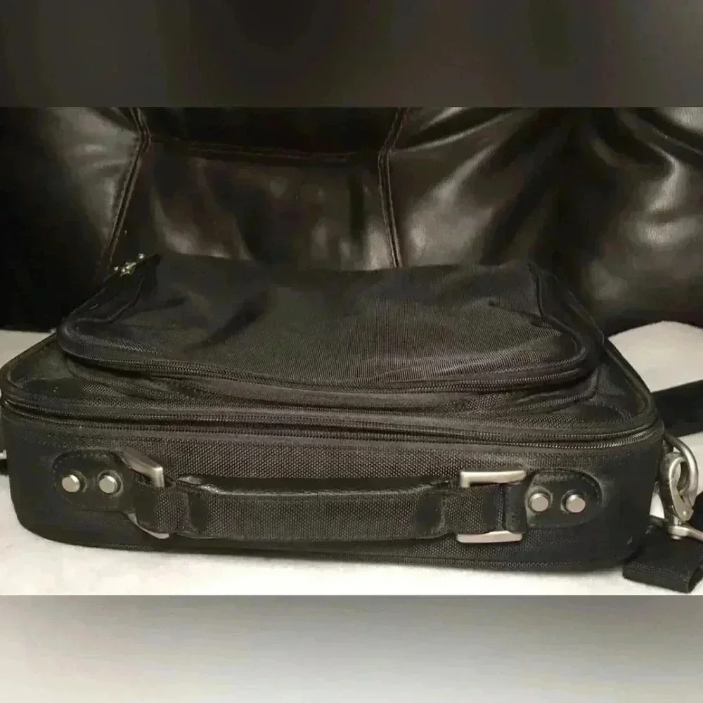 Dell Laptop Computer Bag 15X13X5 Padded Shoulder Strap Carry On Travel